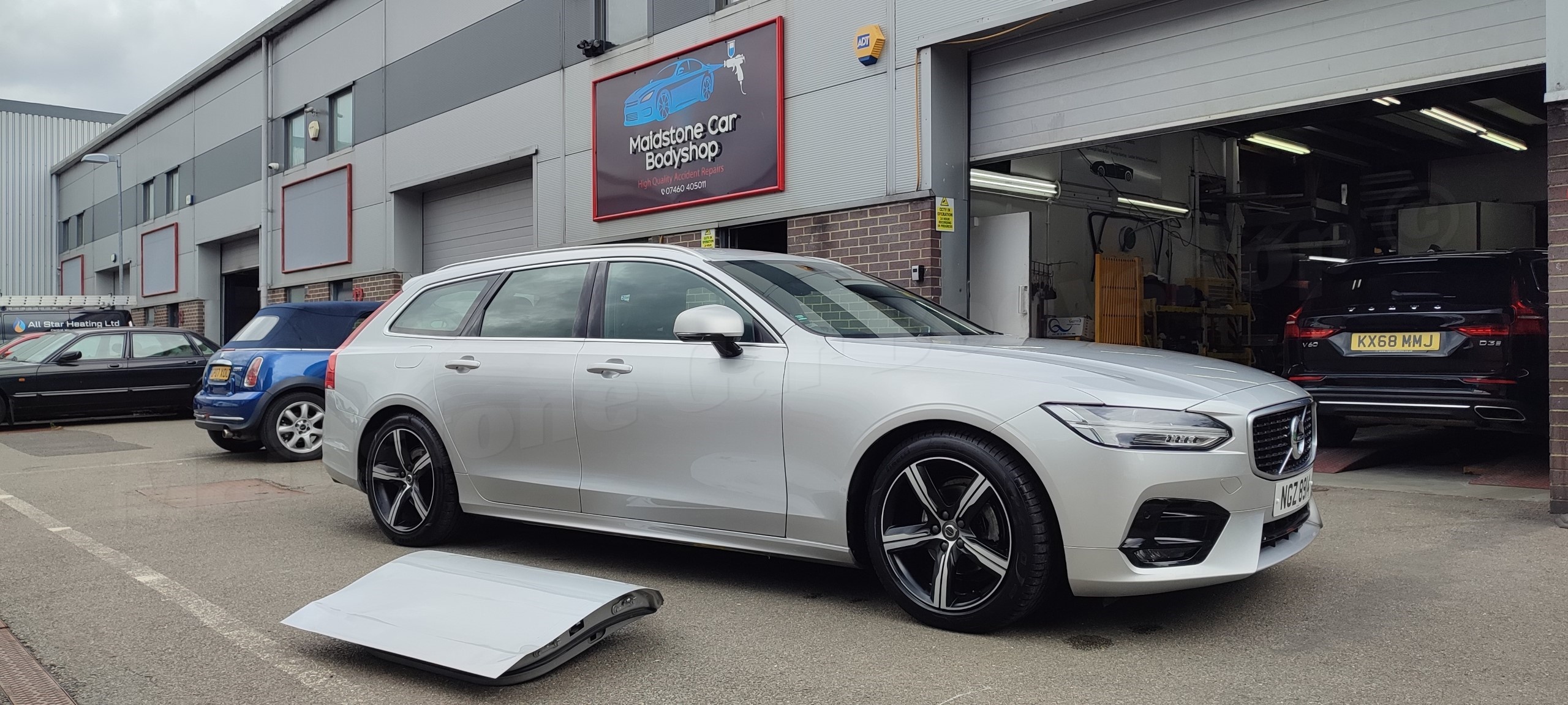VOLVO ACCIDENT DAMAGE REPAIRS MAIDSTONE CAR BODYSHOP wm